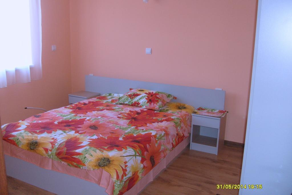 Guest Rooms Mihaylovi Pavel Banya Habitación foto